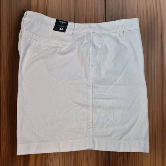 J. Crew Women’s Size 14 White 7" Inseam Classic Chino Short (54) - Picture 4 of 11